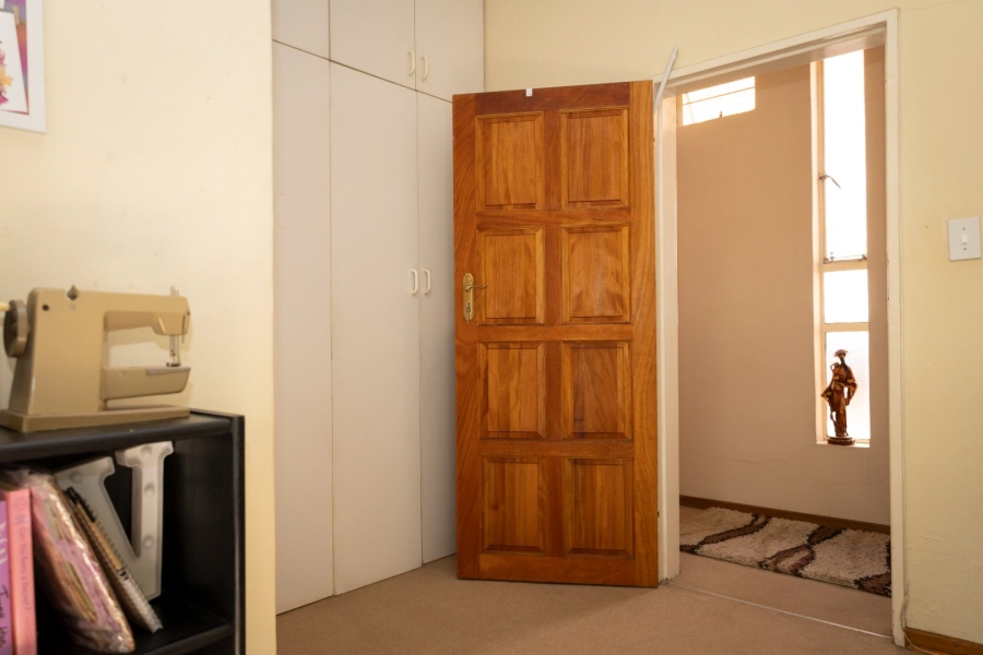 4 Bedroom Property for Sale in Ifafi North West